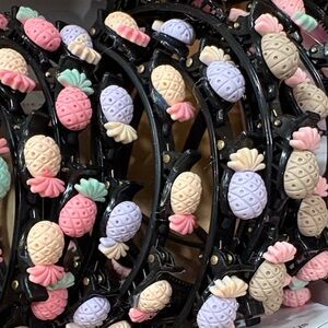 $25 🚨Pineapple HEADBAND WITH Hair Claws - Pastel Multi Color